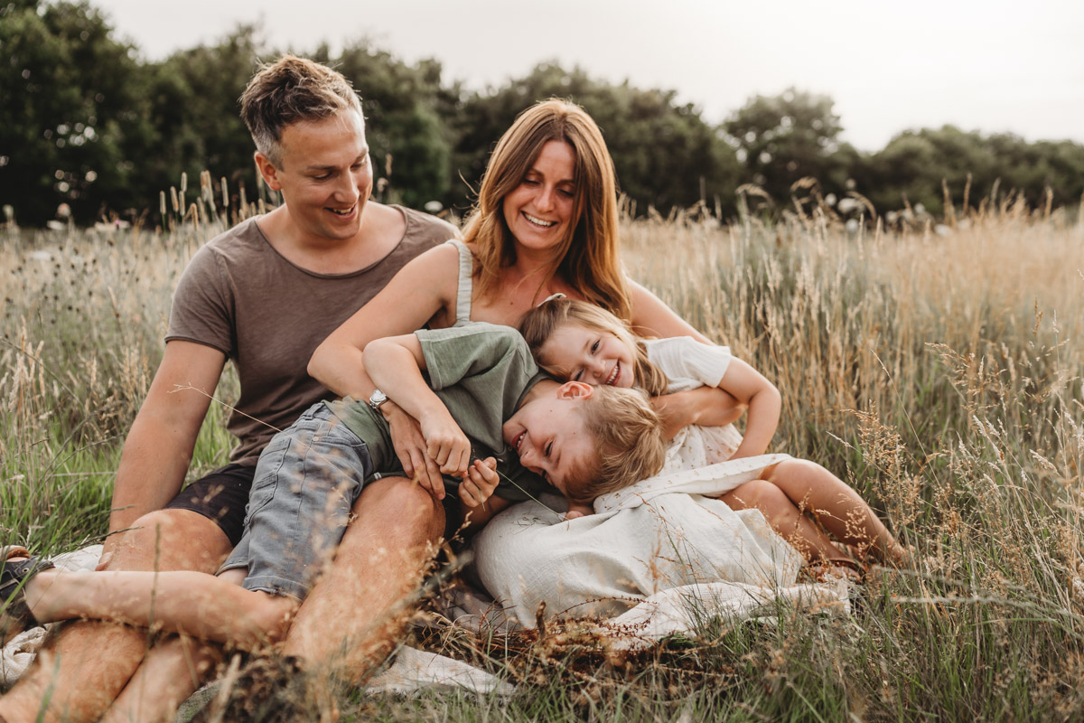 familyphoto-shoot-Carley-Aplin-relaxed-family-photographer-southampton-20 FAMILY PHOTOS SOUTHAMPTON
